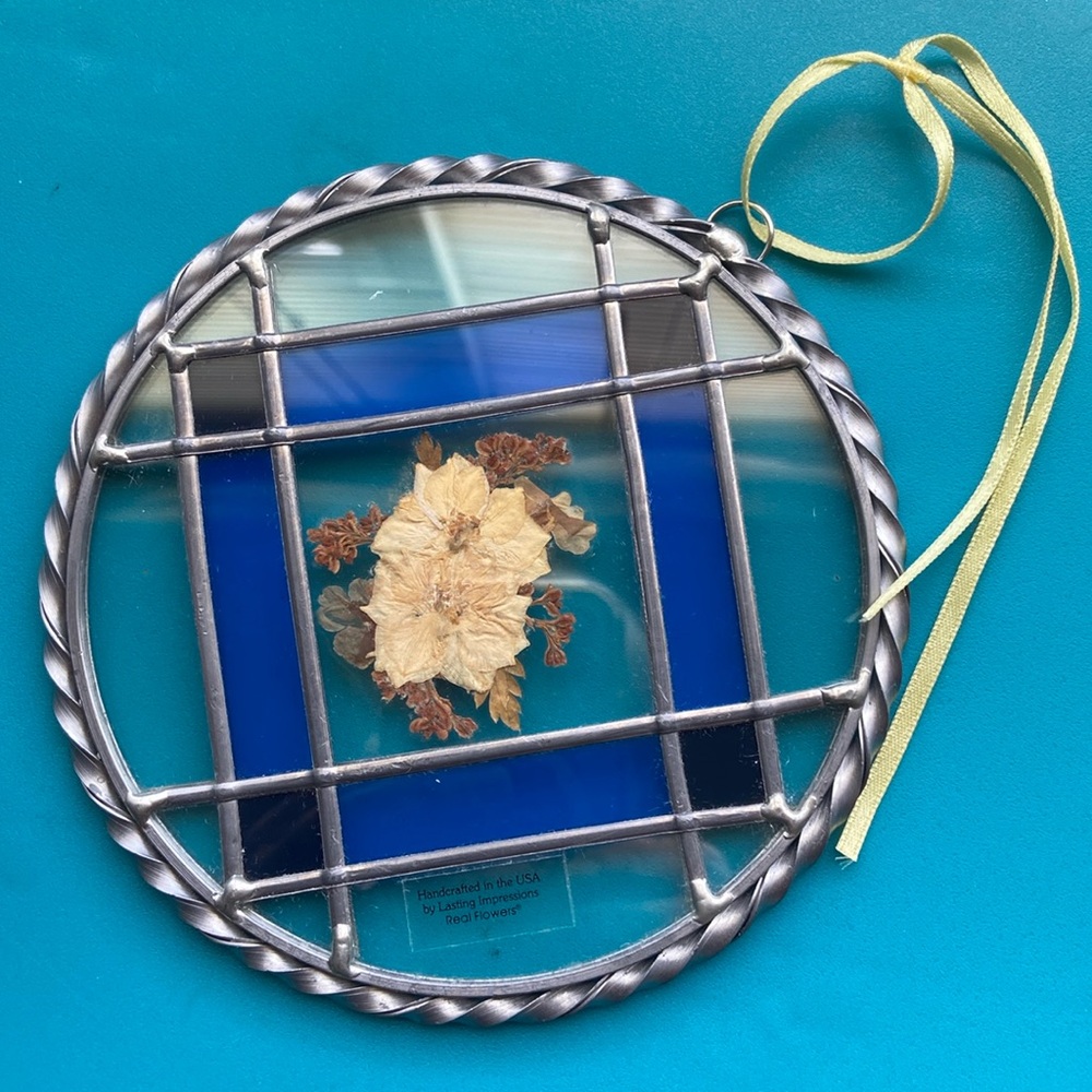 🌺Vintage Stained Glass Suncatcher Pressed Dried Flowers Blue Clear